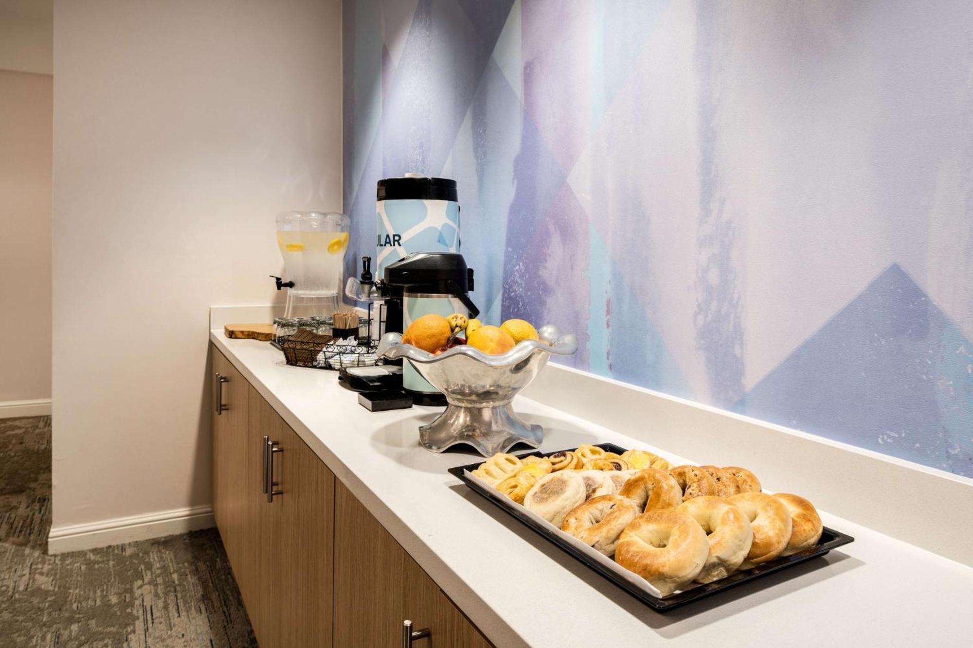 Hilton Garden Inn Folsom Esterno foto