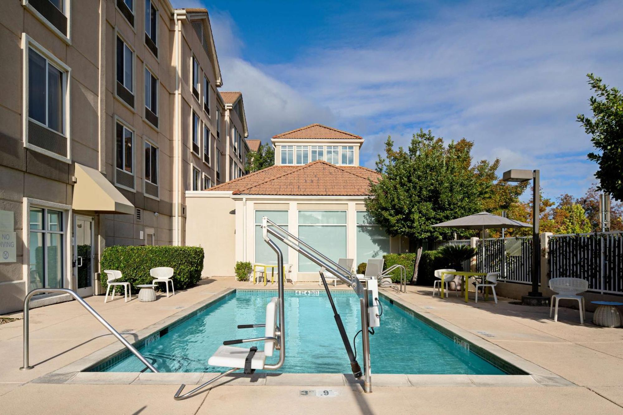 Hilton Garden Inn Folsom Esterno foto
